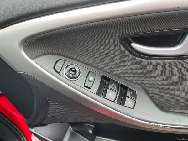 Hyundai i30 1.6 Diesel Deluxe 382249881