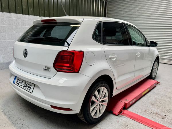 Volkswagen Polo 2016 382297387