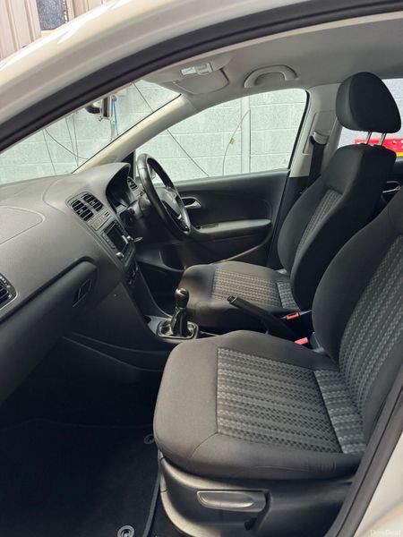Volkswagen Polo 2016 382297395
