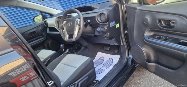 Toyota Aqua Automatic 382209715