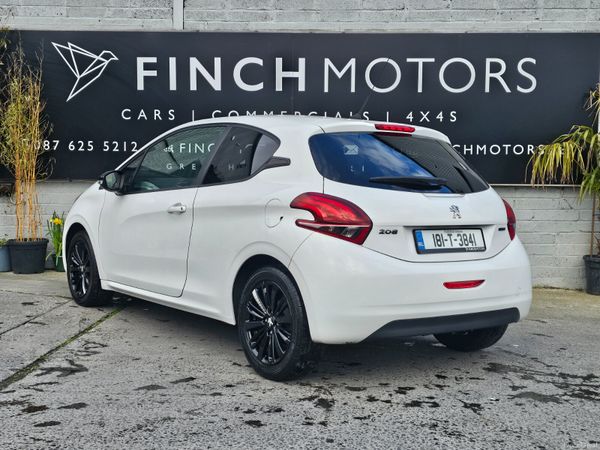 PEUGEOT 208 BLACK EDT // 03/28 NCT 382210067