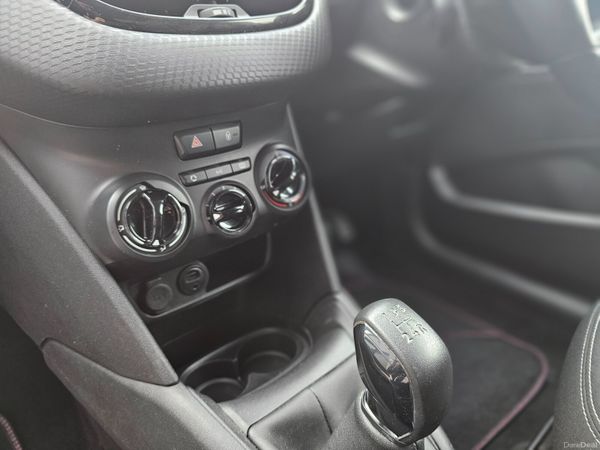 PEUGEOT 208 BLACK EDT // 03/28 NCT 382210081