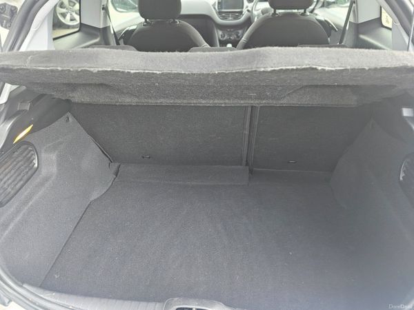 PEUGEOT 208 BLACK EDT // 03/28 NCT 382210083