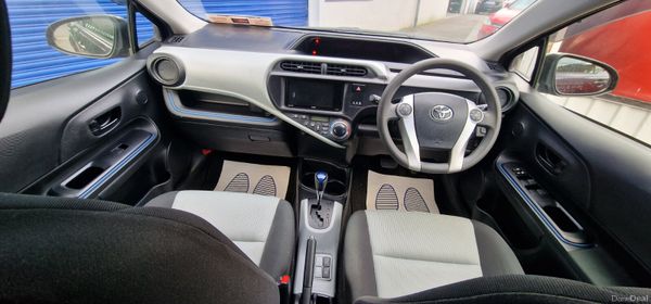 Toyota Aqua Automatic 382210689