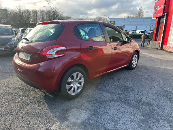 Peugeot 208 1.2 petrol NCT TAX LOW KMS 382213751