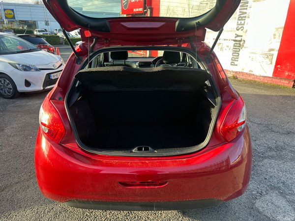 Peugeot 208 1.2 petrol NCT TAX LOW KMS 382213765