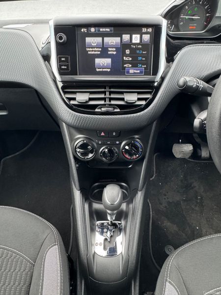 Peugeot 208 1.2 Automatic 32000KM 2016 High Spec 382348893