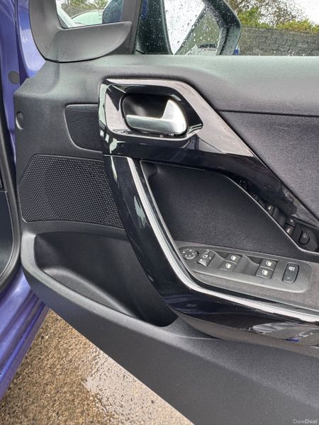 Peugeot 208 1.2 Automatic 32000KM 2016 High Spec 382348909