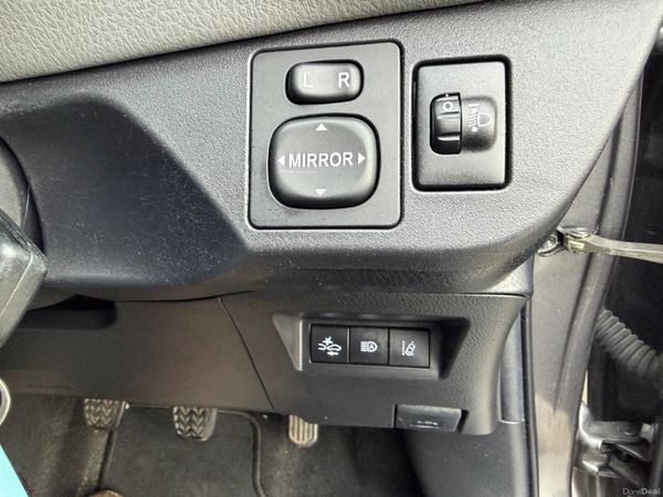 Toyota Yaris 2019 LUNA 1.0 VVTi LOW MILEAGE 382393353