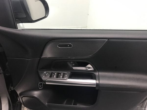 Mercedes-Benz B-Class 2019 382301745