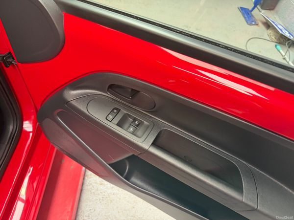 Volkswagen up! 2015 382463547