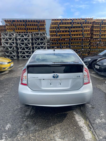 Toyota prius 382469693