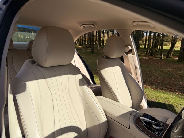 Mercedes-Benz E-Class 2019 382479395