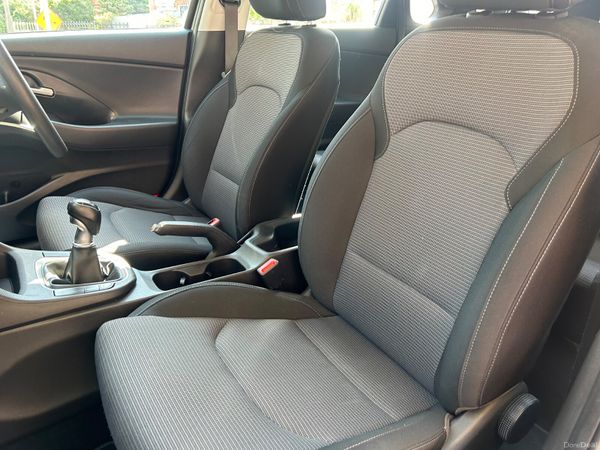 2020 HYUNDAI i30 PETROL NCT JANUARY 2028 382484889