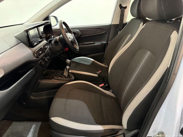 Hyundai i10 Deluxe Plus 1.0L 382491011