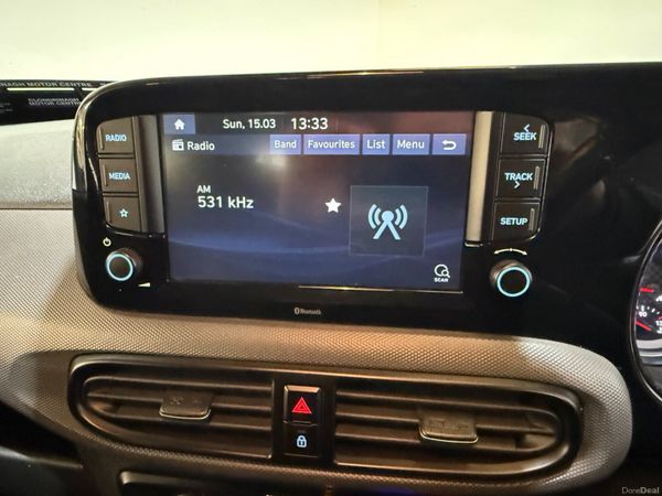 Hyundai i10 Deluxe Plus 1.0L 382491013