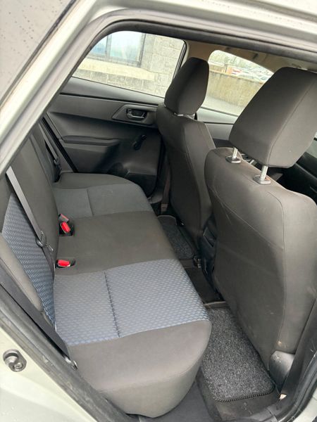 Toyota Auris 2015 382406133