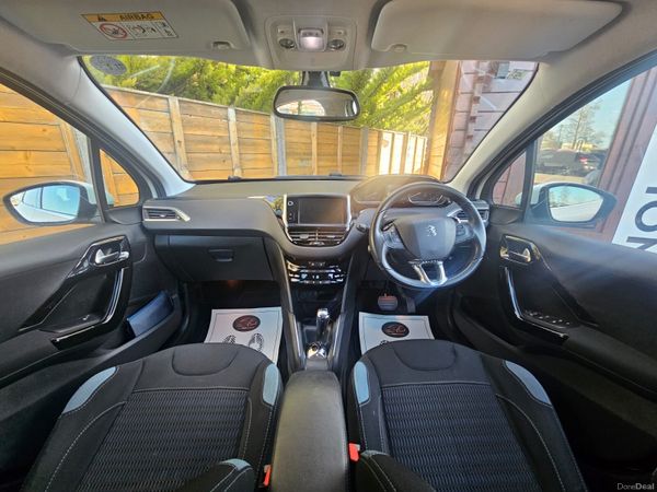 2015 Peugeot 208 allure automatic 37000km !! 382406587