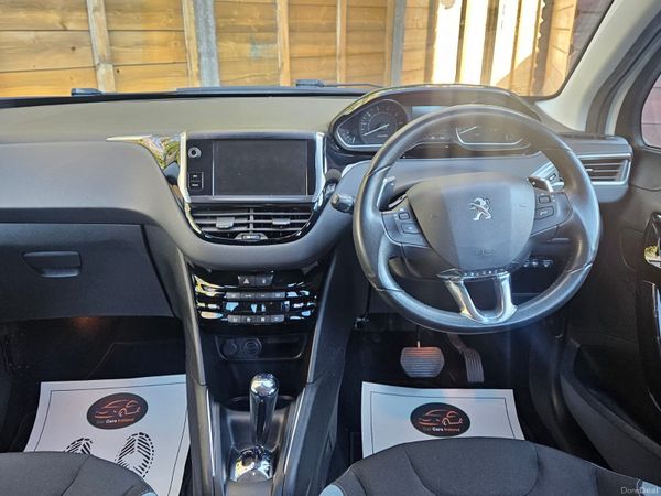 2015 Peugeot 208 allure automatic 37000km !! 382406589