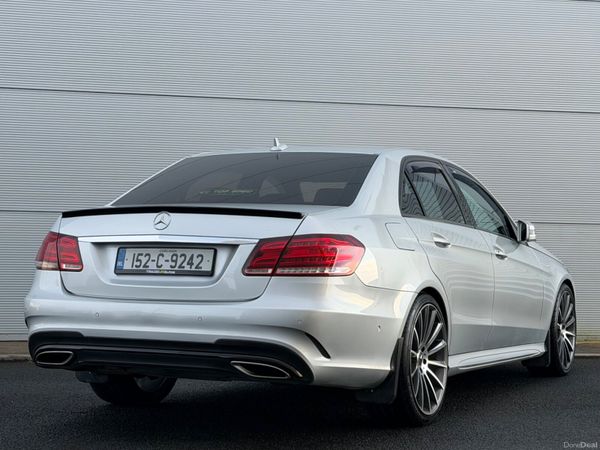 Mercedes-Benz E220d AMG NightEdition 382408717