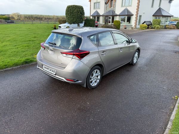 Toyota Auris Luna 1.4 D4D 382415689