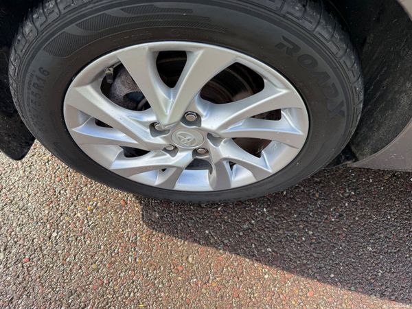 Toyota Auris Luna 1.4 D4D 382415693