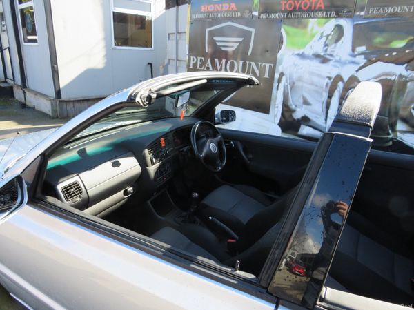 Volkswagen Golf 2000 1.8 CONVERTIBLE CAR 382419915