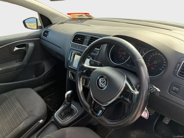 Volkswagen Polo Automatic - Reverse camera ! 382427543