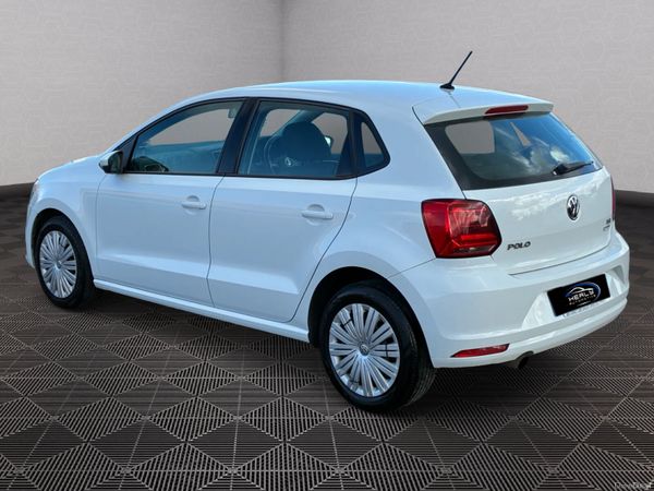 Volkswagen Polo Automatic - Reverse camera ! 382427547