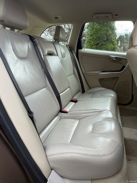 Immaculate 152 Volvo XC60 Auto! 382434751