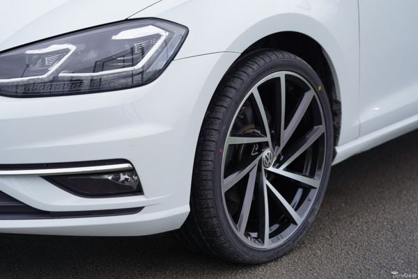 2018 VW Golf 1.2 TSI  AUTO 382435859