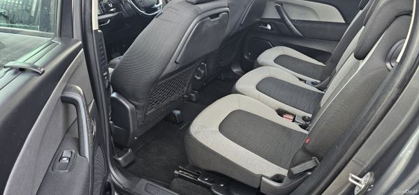 Citroen C4 2016 (AUTOMATIC 7 SEATER) 382436949