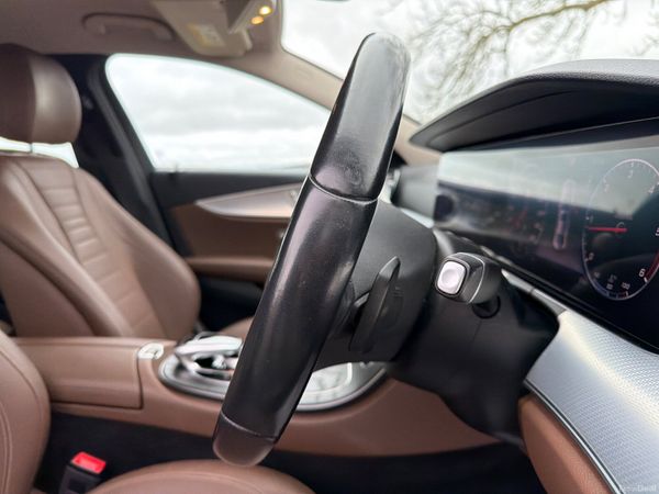 Mercedes-Benz E-Class 2019  Premium Low Mileage 382547159