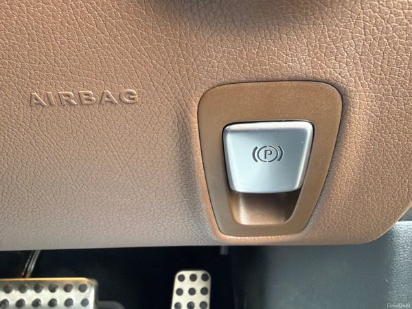 Mercedes-Benz E-Class 2019  Premium Low Mileage 382547309