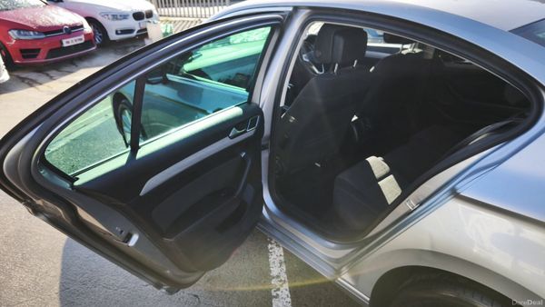 2022 Volkswagen Passat 1 Warranty AA Aprroved 382547843