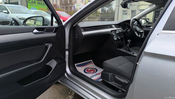 2022 Volkswagen Passat 1 Warranty AA Aprroved 382547849