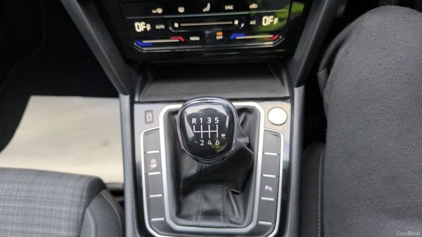 2022 Volkswagen Passat 1 Warranty AA Aprroved 382547853