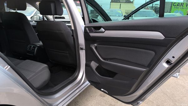 2022 Volkswagen Passat 1 Warranty AA Aprroved 382547837