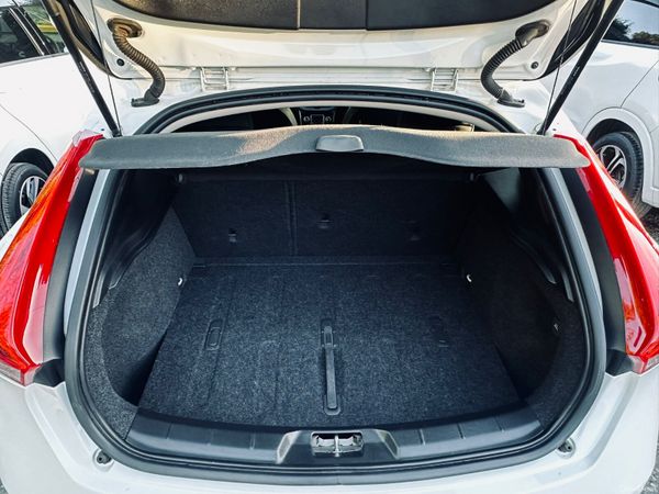 VOLVO V40 2017 2.0DIESEL D4 EDITION 382523539