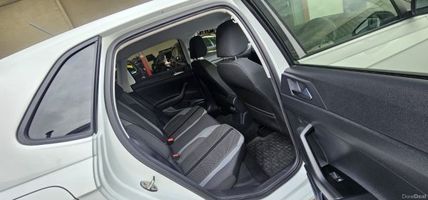 Volkswagen Polo Automatic 382526691