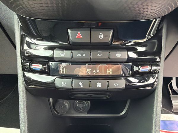 Peugeot 2008 2018 PureTech 1.2 Low Mileage 382682379