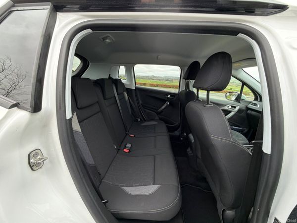 Peugeot 2008 2018 PureTech 1.2 Low Mileage 382682305