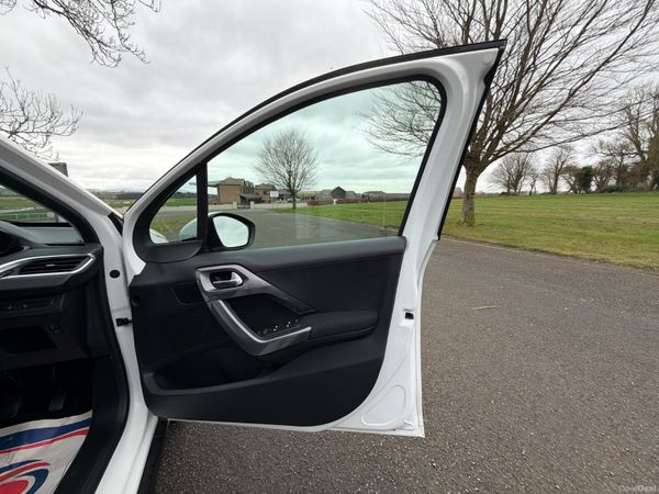 Peugeot 2008 2018 PureTech 1.2 Low Mileage 382682335