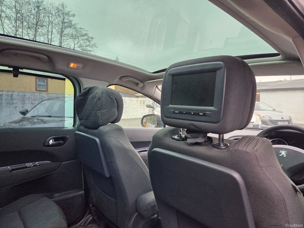 High Spec Peugeot 5008 7 Seater 382687425