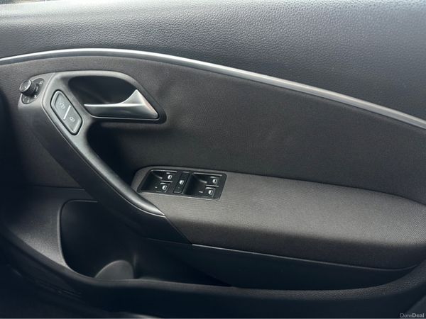 Volkswagen Polo LOW MILEAGE DBA-6RCJZ 382604335