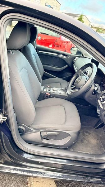 Audi A3 2020 382606069