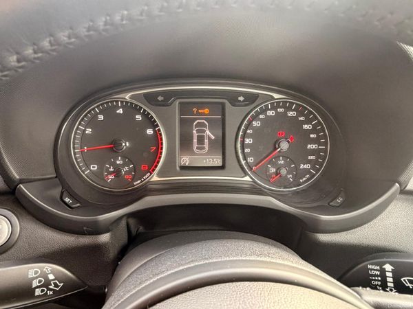 Audi A1 2014 382630495