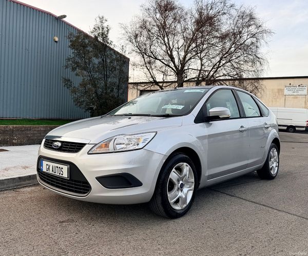 Ford Focus 2010 Low KM 382741191