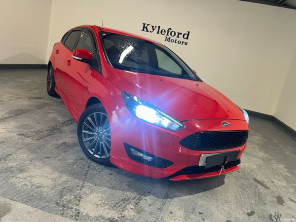 Ford Focus 2017 382741541