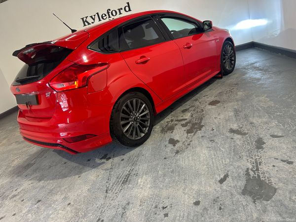 Ford Focus 2017 382741555